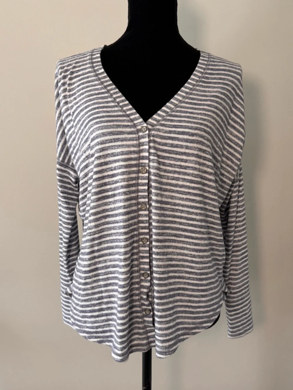 Abercrombie & Fitch Cardigan Sweater Women’s Small Striped